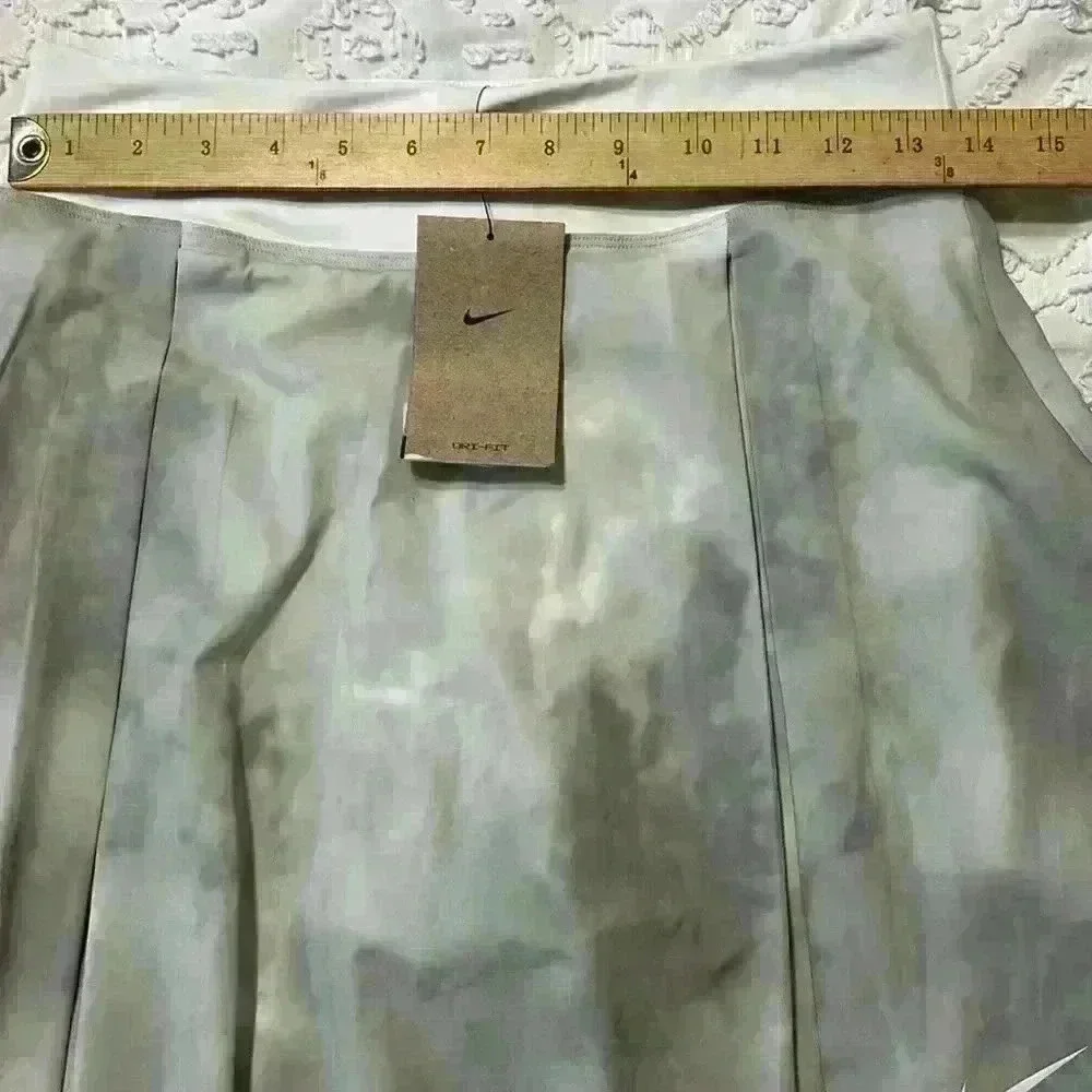 Nike NWT Dri-Fit Club Golf Skirt Built in Spandex Shorts. Women’s Size Small - Picture 7 of 10